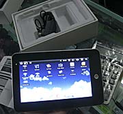 Counterfeited Computer Devices in Houayxay's Shops by Asienreisender